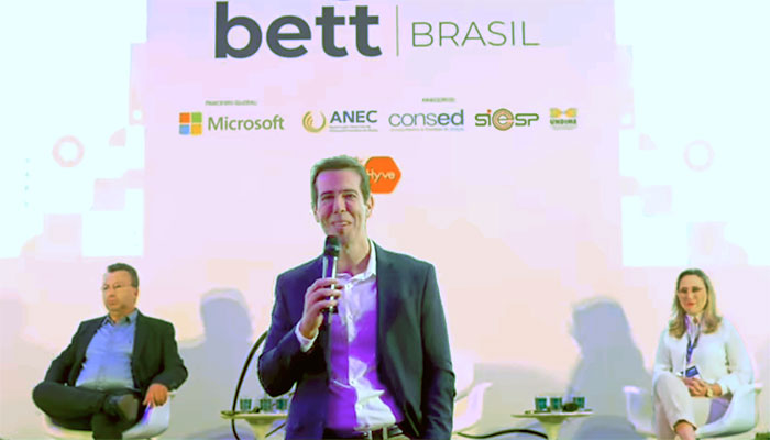 Na quarta, o secretário da Educação de São Paulo, Renato Feder, falou sobre a IA nas escolas, durante o Bett Brasil - Foto: reprodução
