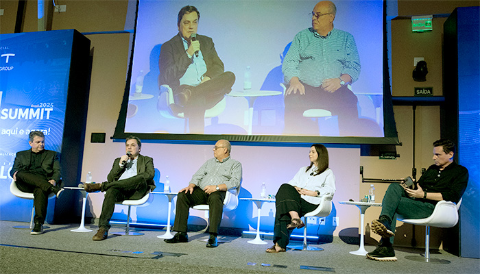 Painel sobre uso da IA na educação, no evento AI Summit Brasil, que aconteceu em São Paulo, na semana passada - Foto: divulgação