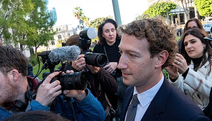 Mark Zuckerberg, CEO da Meta, chega para seu depoimento no Tribunal Superior da Califórnia, no dia 18 de fevereiro – Foto: reprodução